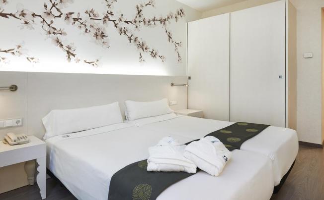 Фото отеля Hesperia Barcelona Ramblas Hotel