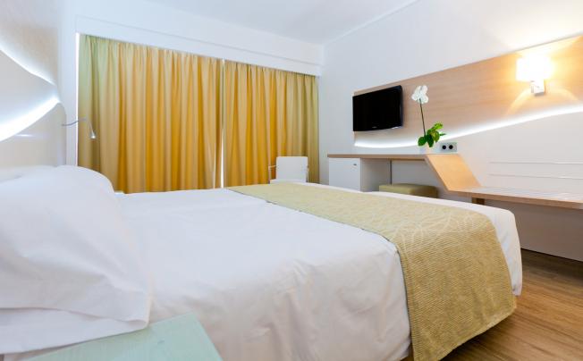 Фото отеля Sunprime Waterfront Palma Beach