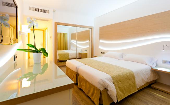 Фото отеля Sunprime Waterfront Palma Beach