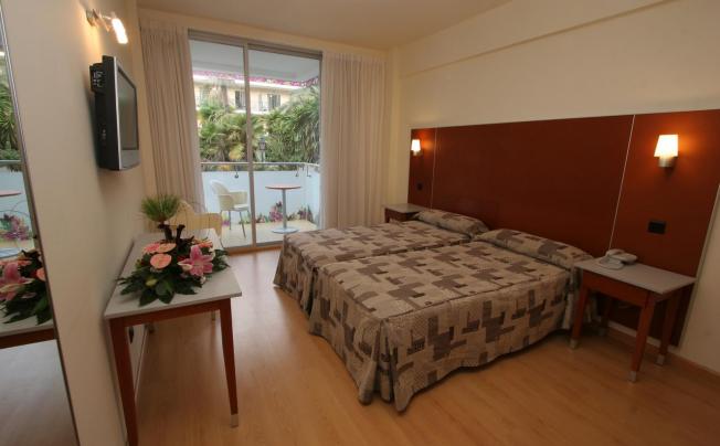 Фото отеля Oasis Plaza Hotel