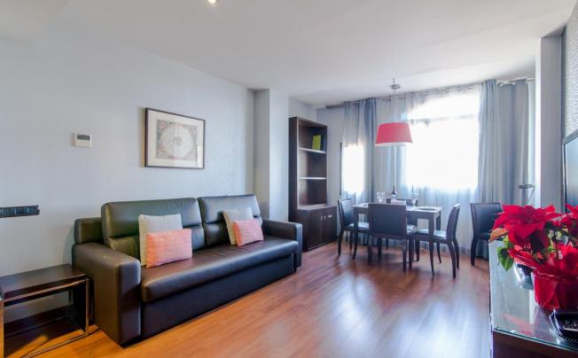 Фото отеля SUITES CENTER BARCELONA