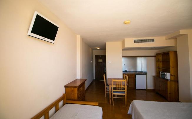 Фото отеля The White Apartments By Ibiza Feeling