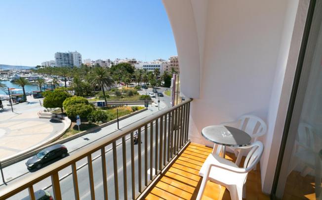 Фото отеля The White Apartments By Ibiza Feeling