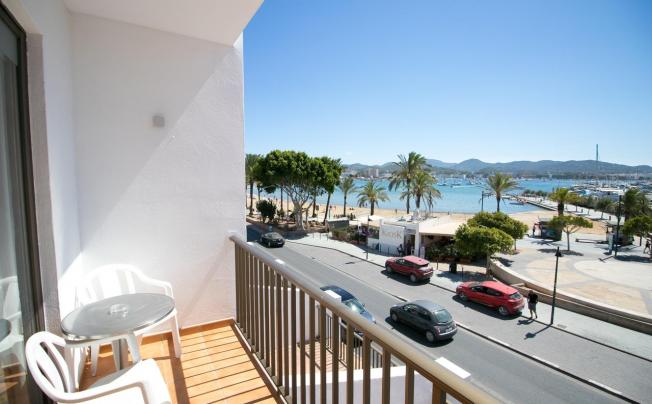 Фото отеля The White Apartments By Ibiza Feeling