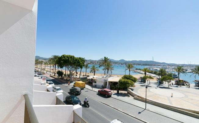 Фото отеля The White Apartments By Ibiza Feeling