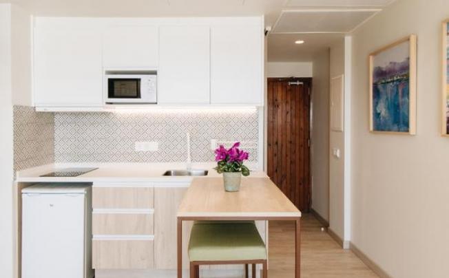 Фото отеля The White Apartments By Ibiza Feeling