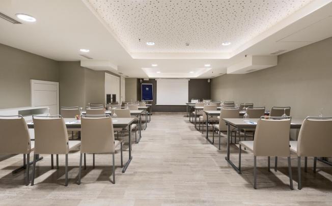 Фото отеля NH Madrid Zurbano Hotel
