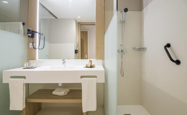 Фото отеля Golden Tulip Barcelona Hotel