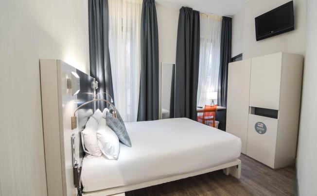 Фото отеля PETIT PALACE CANALEJAS SEVILLA