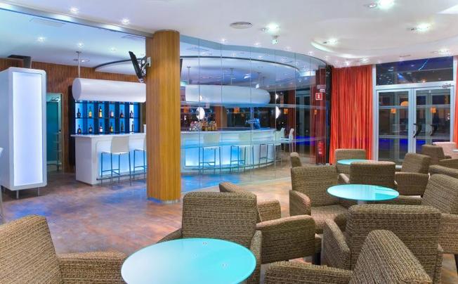 Фото отеля Rh Royal Hotel