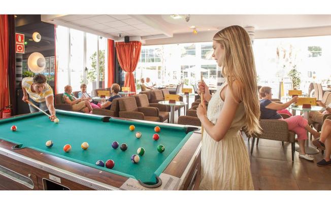 Фото отеля Rh Royal Hotel