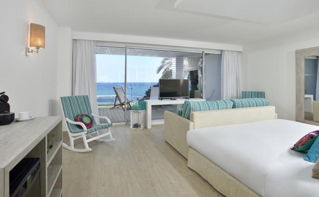 Фото отеля Sol Beach House Ibiza