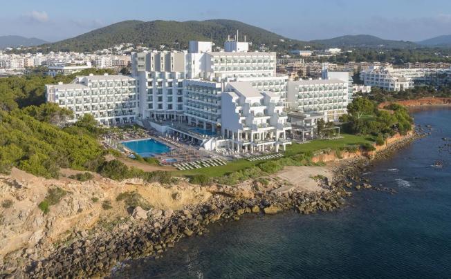 Фото отеля Sol Beach House Ibiza