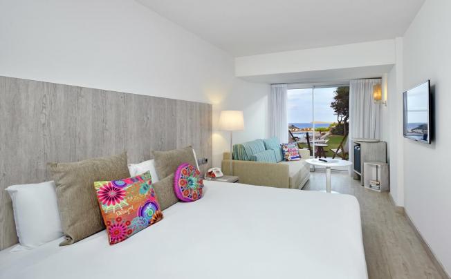 Фото отеля Sol Beach House Ibiza