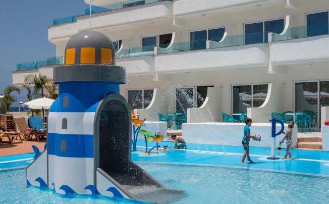 Фото отеля HOVIMA La Pinta Beachfront Family Hotel