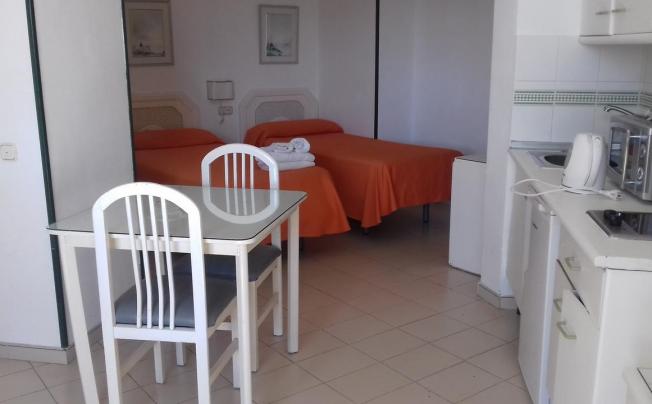Фото отеля Mediterraneo Apartamentos