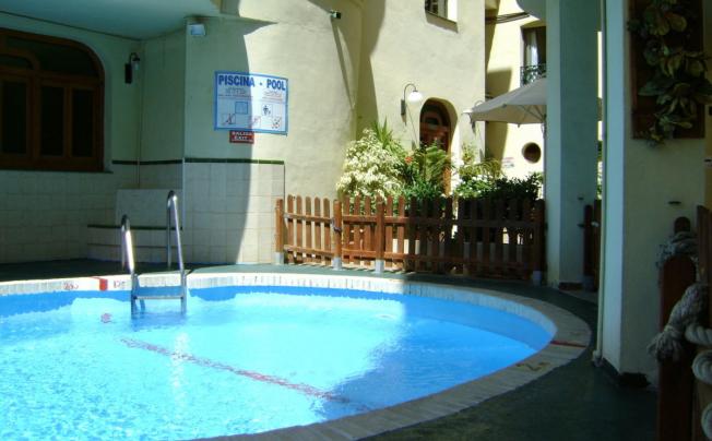 Фото отеля Mediterraneo Apartamentos