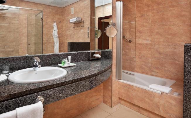 Фото отеля NH Sevilla Viapol Hotel
