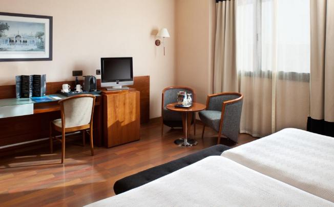 Фото отеля NH Sevilla Viapol Hotel