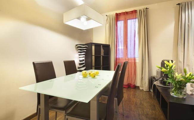 Фото отеля Aspasios Urquinaona Design Apartments