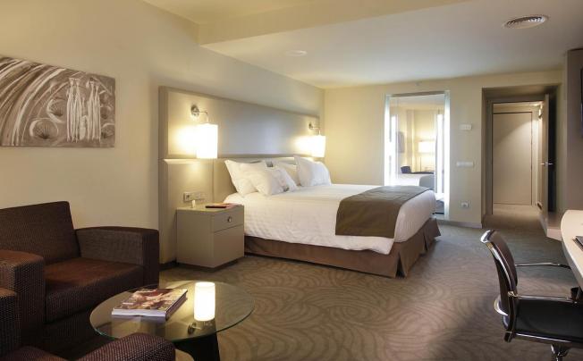 Фото отеля Crowne Plaza Barcelona - Fira Center