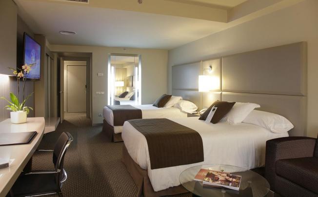 Фото отеля Crowne Plaza Barcelona - Fira Center