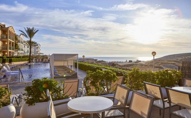 Фото отеля Zafiro Cala Mesquida Aparthotel