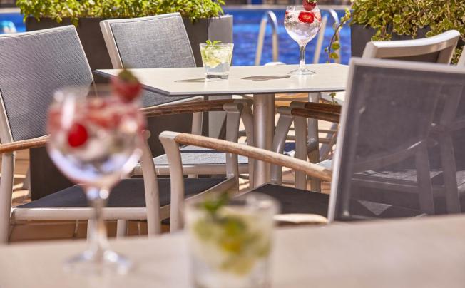 Фото отеля Zafiro Cala Mesquida Aparthotel
