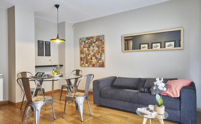 Фото отеля AinB Sagrada Familia Apartments