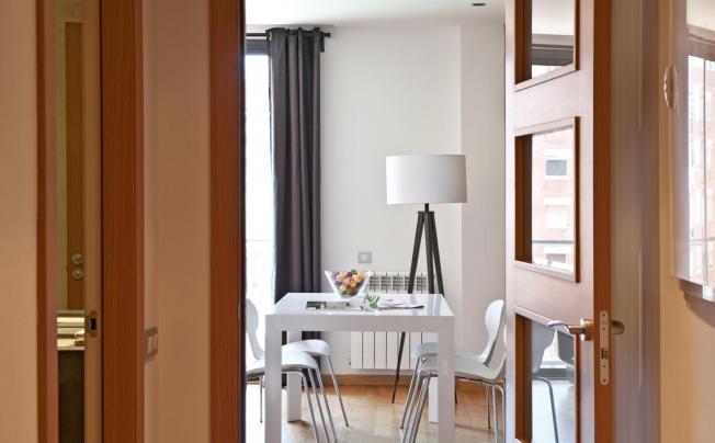Фото отеля AinB Sagrada Familia Apartments