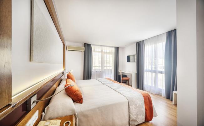 Фото отеля San Cristobal Hotel