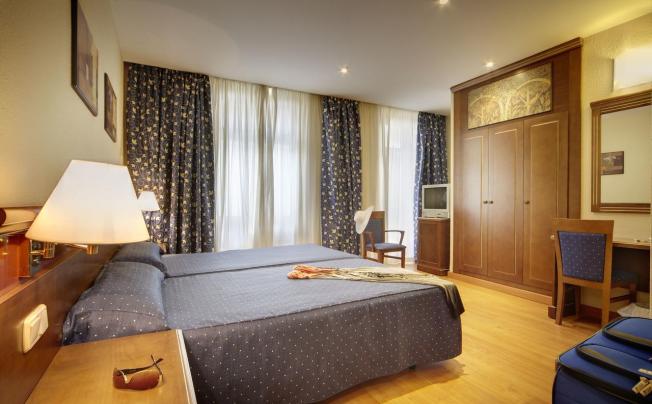 Фото отеля San Cristobal Hotel