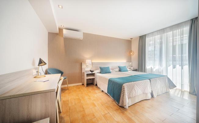Фото отеля San Cristobal Hotel