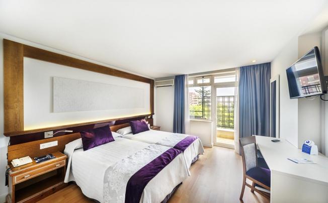 Фото отеля San Cristobal Hotel