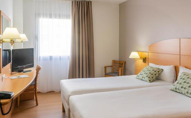 Фото отеля CAMPANILE MADRID ALCALA DE HENARES
