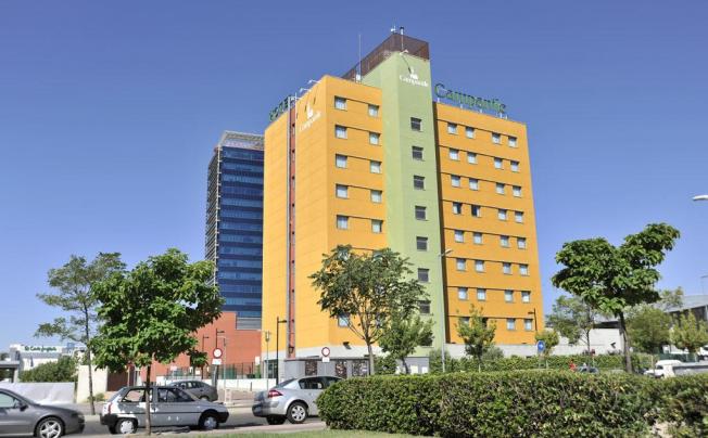 Фото отеля CAMPANILE MADRID ALCALA DE HENARES