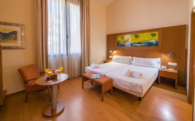 Фото отеля Checkin Valencia Hotel