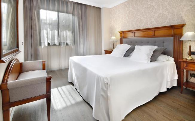 Фото отеля Hispanos Siete Suiza Aparthotel