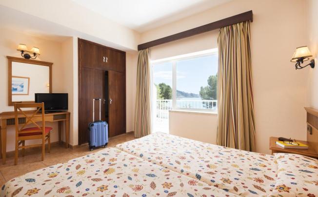Фото отеля NEPTUNO HOSTAL PAGUERA
