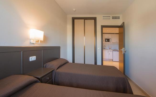 Фото отеля Fuengirola Beach Aparthotel