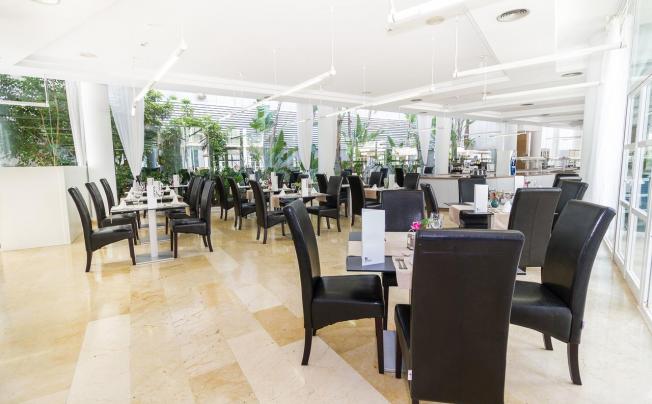 Фото отеля Eix Alzinar Mar Suites