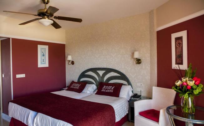 Фото отеля LOS ARCOS HOTEL NERJA