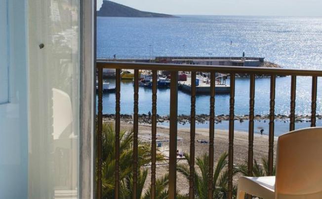 Фото отеля Esmeralda Beach Hotel