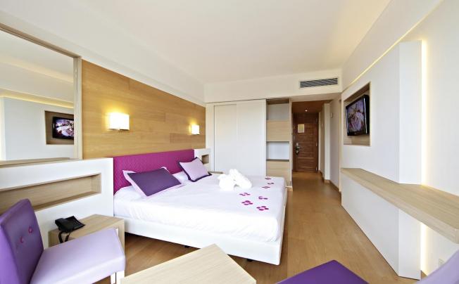 Фото отеля S'Entrador Playa Hotel & Spa