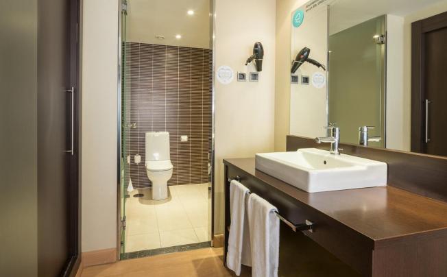 Фото отеля Ilunion Suites Madrid