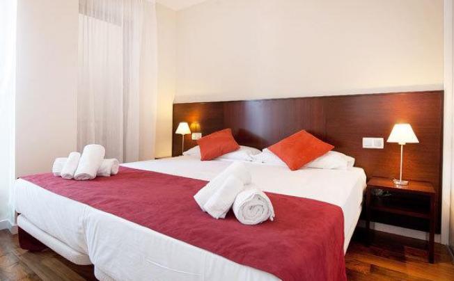 Фото отеля Zoilo Apartments Sagrada Familia