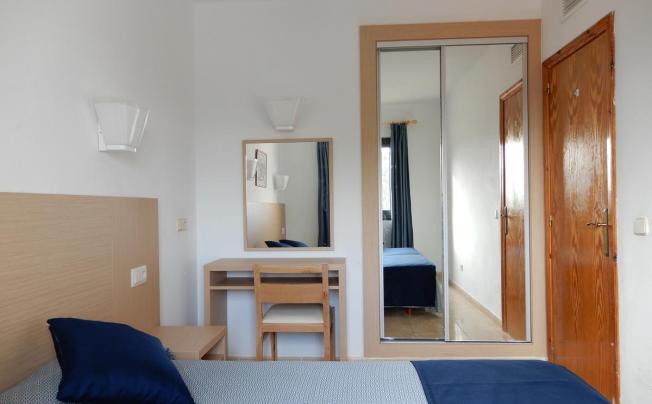 Фото отеля Marina Palmanova Apartamentos
