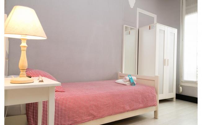 Фото отеля B&B Hi Valencia Canovas