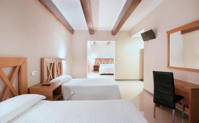 Фото отеля Atenas Hostal