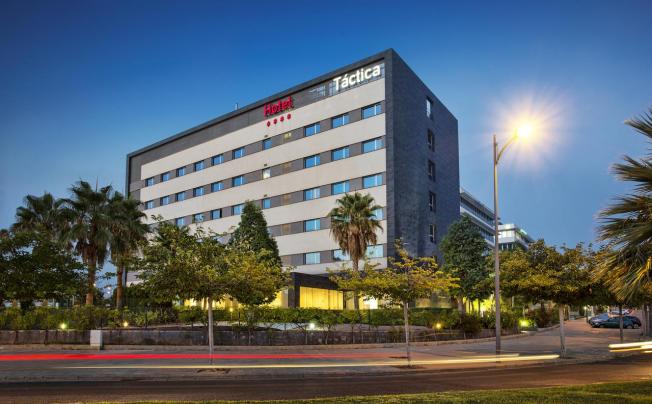 Фото отеля Tactica Hotel